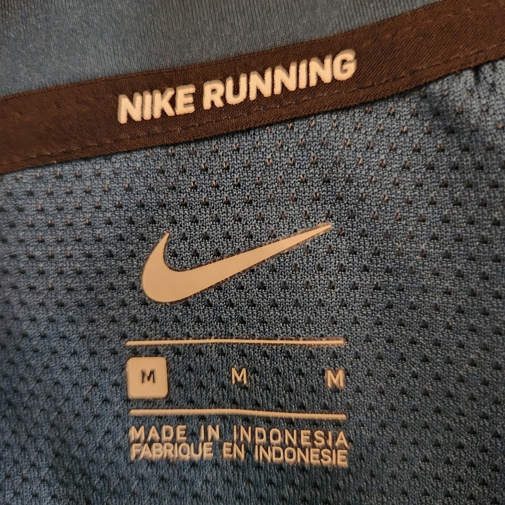 Nike Essentials Packable Running Jacket - image 7